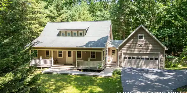 6187 Bayou Trail