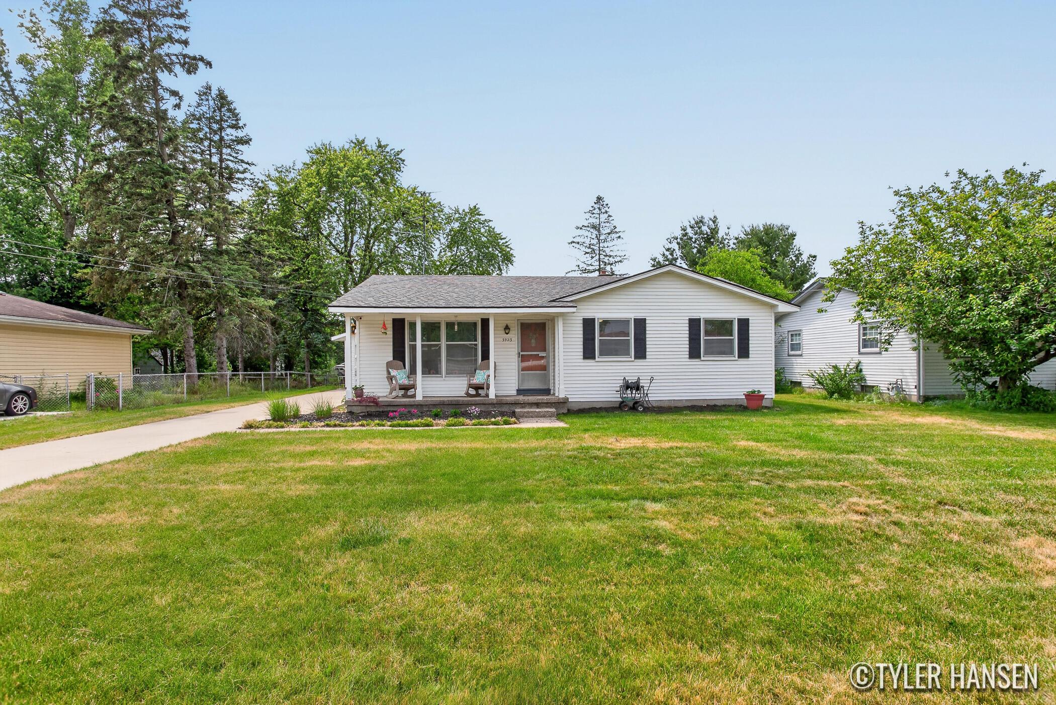 Image 3: 3923 Jupiter ave_1