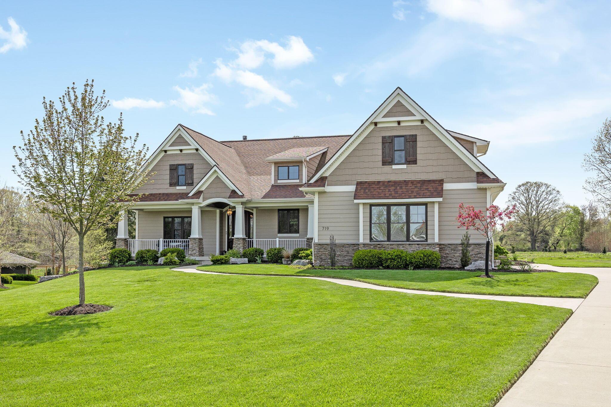 Image 1: 3-web-or-mls-719-golfview-dr