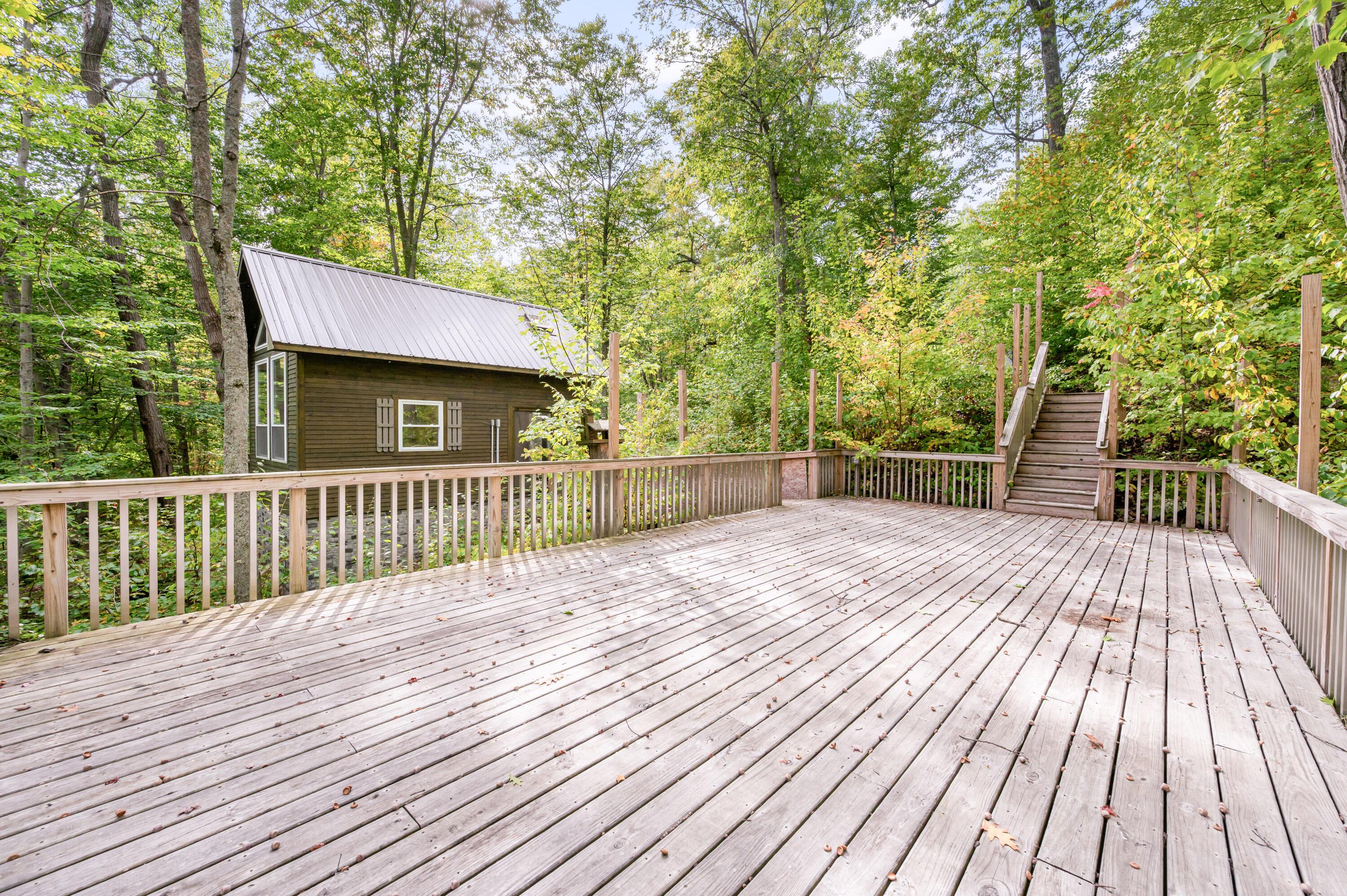 Image 3: 132-ShoresDr-Leroy-1