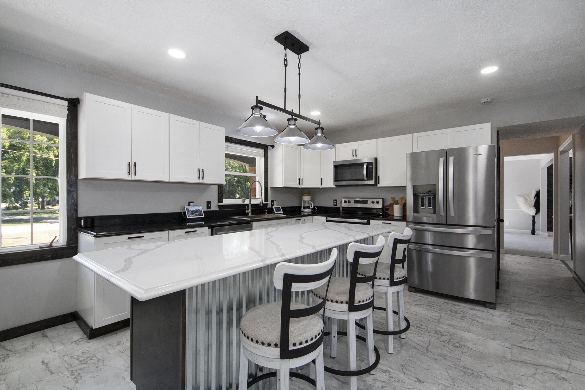 Image 3: 007_img_7354_418