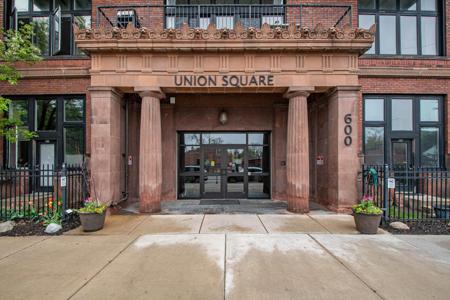 600 Broadway Avenue
