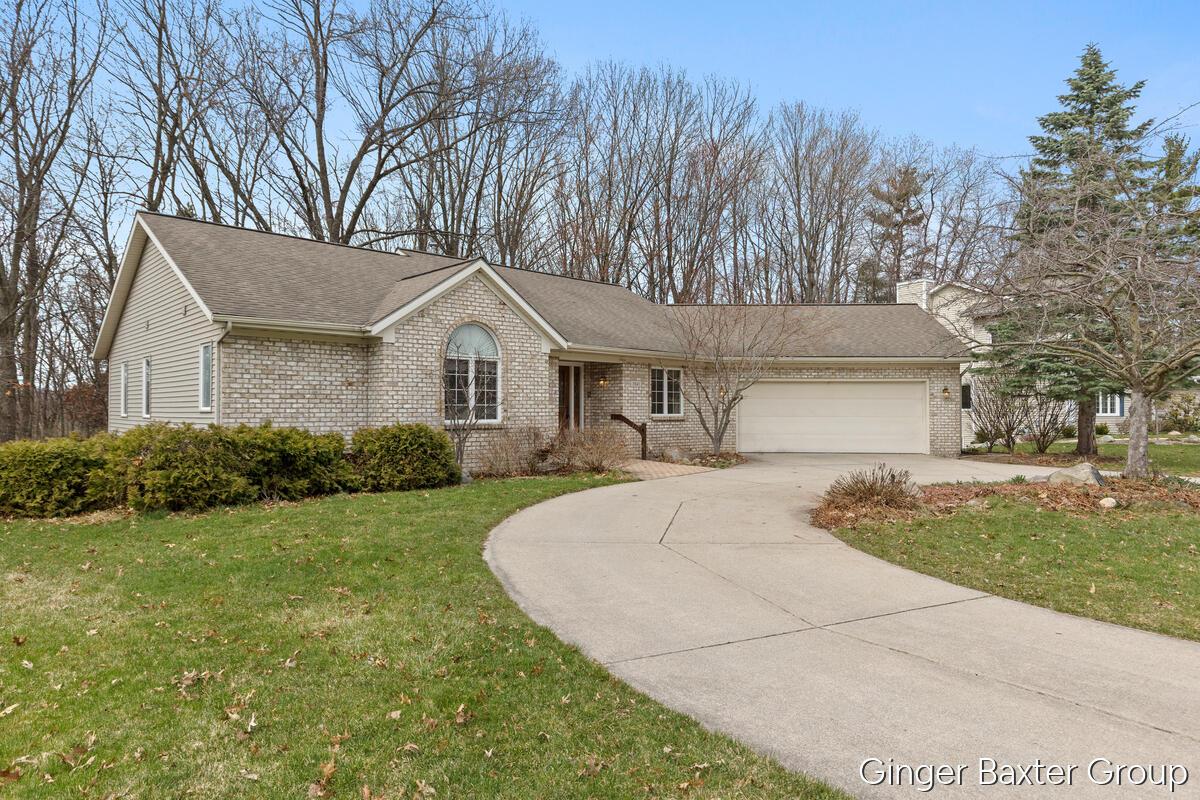 Image 3: 3841-Summit-View_003