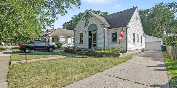 513 Fowler Street