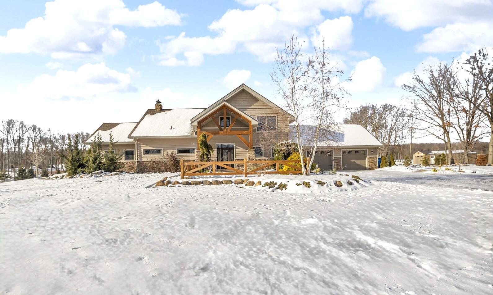 Image 1: 12500 Round Lake