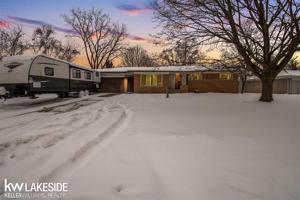 140 PLEASANT LAKE DR