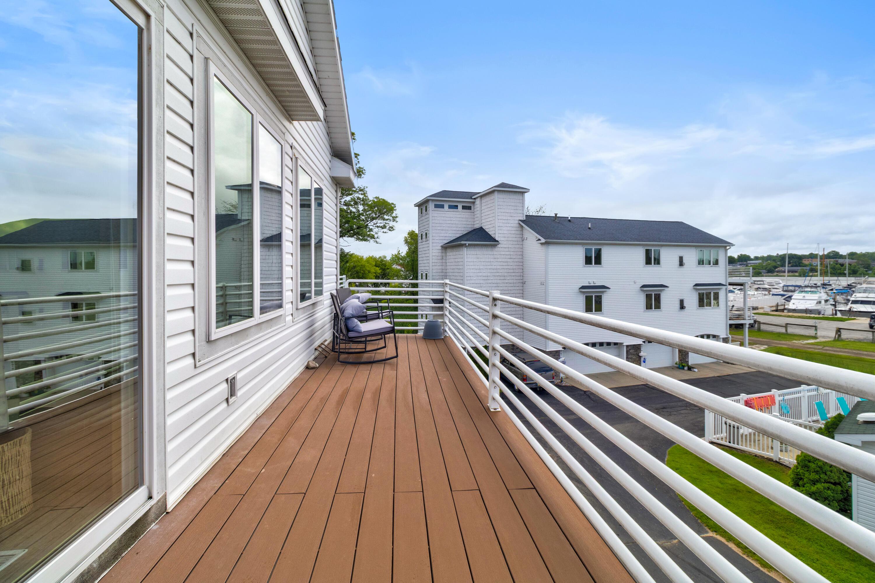 Image 3: Mary Koehler - 8668 Ellenwood Drive (35)