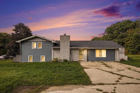 14195 Pine Lake Avenue