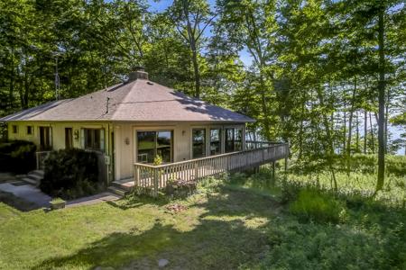 4569 S Lakeshore Drive