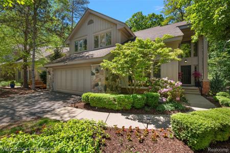 4872 Cliffside Drive