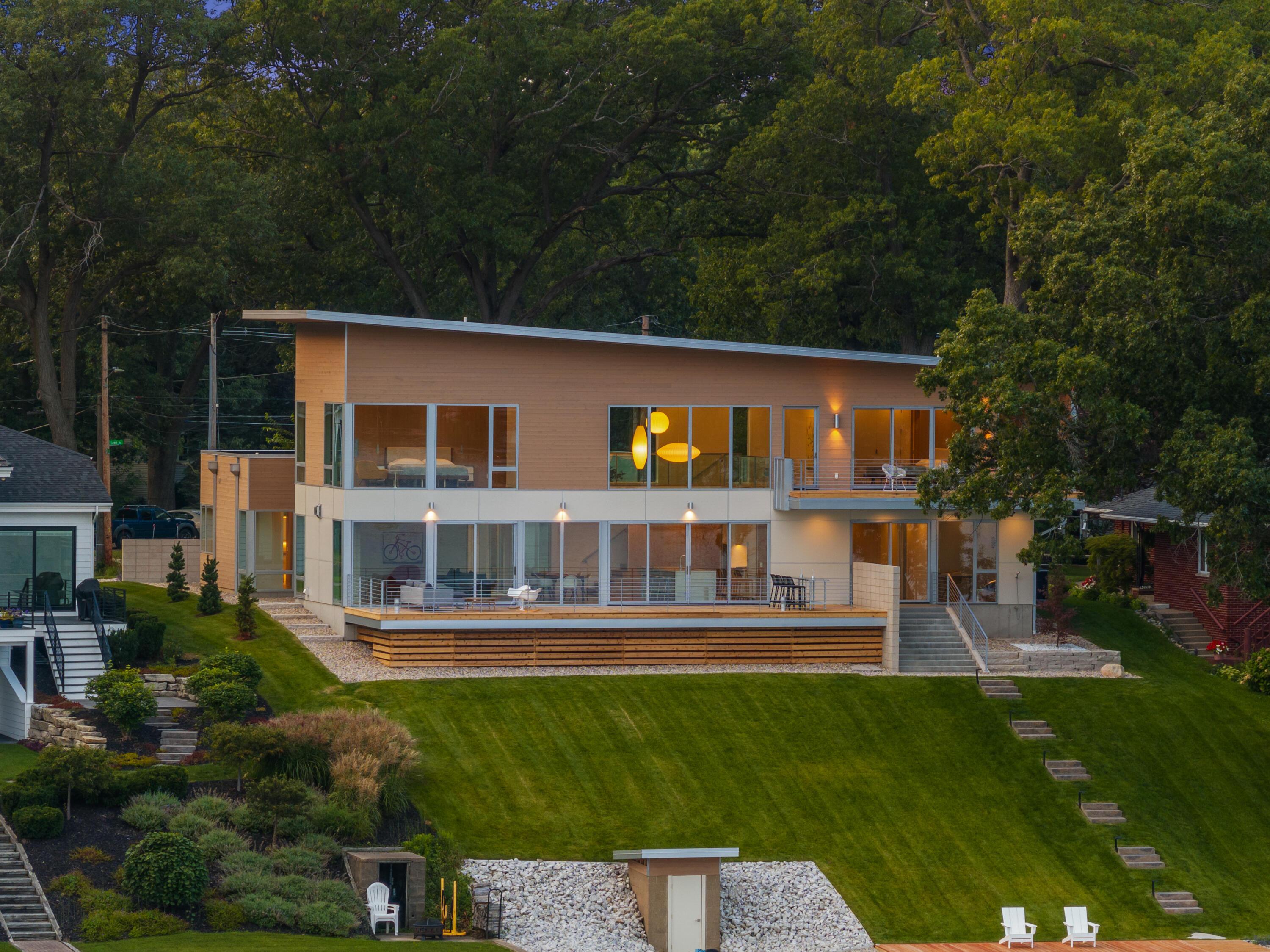 Image 3: 602 Lawn Ave-16