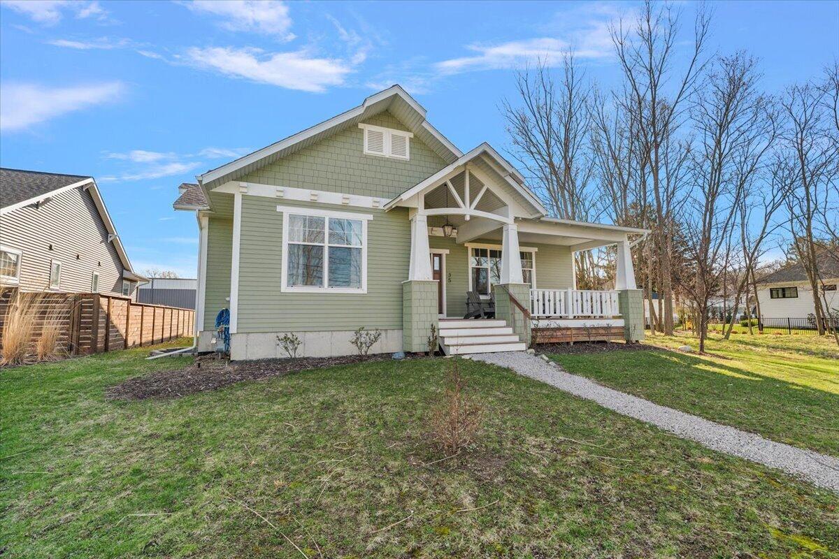 Image 4: 04-35 Ferry St-4