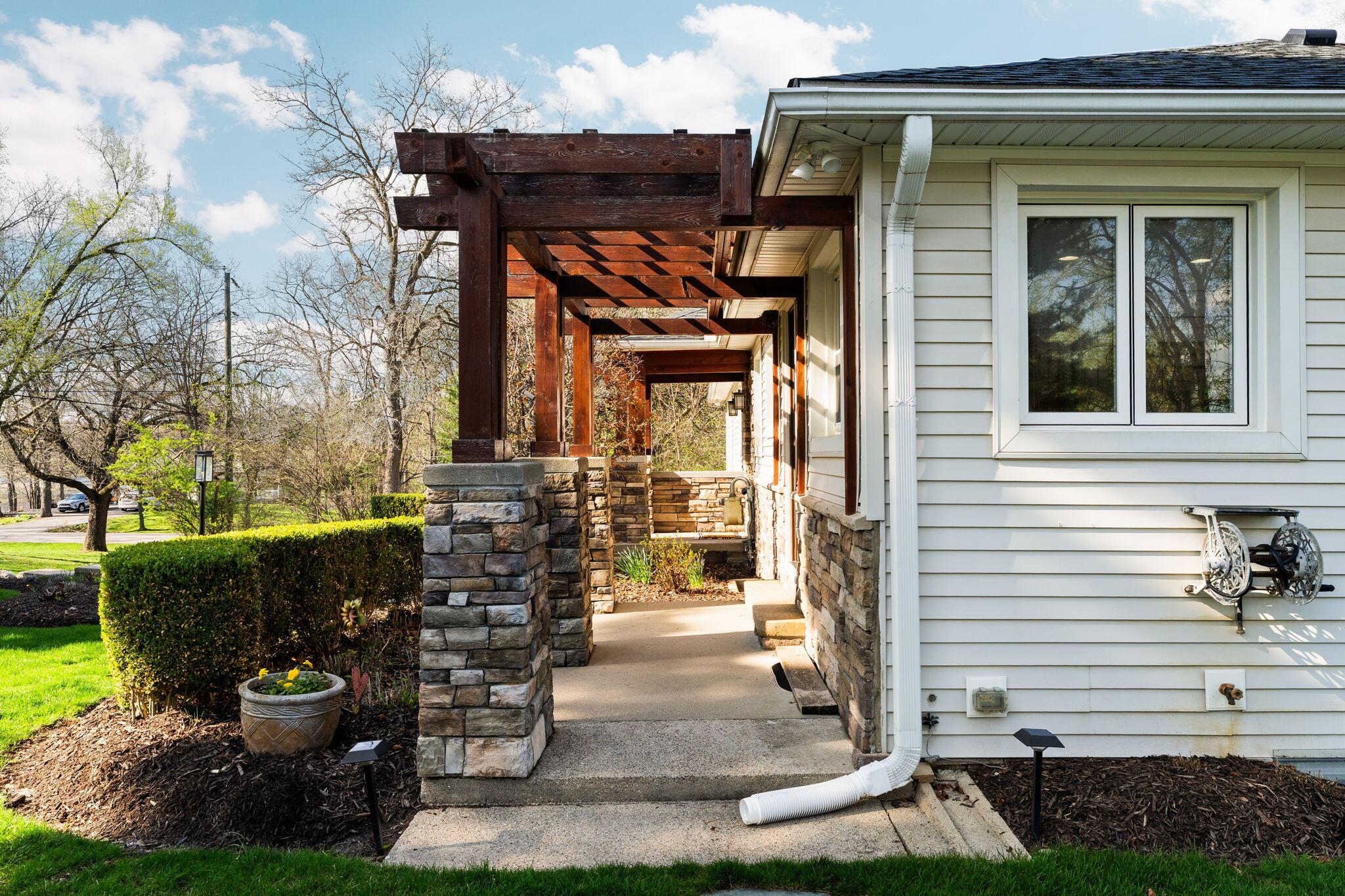 Image 3: 82-web-or-mls-DSC09705