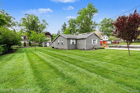 2200 Davista Drive