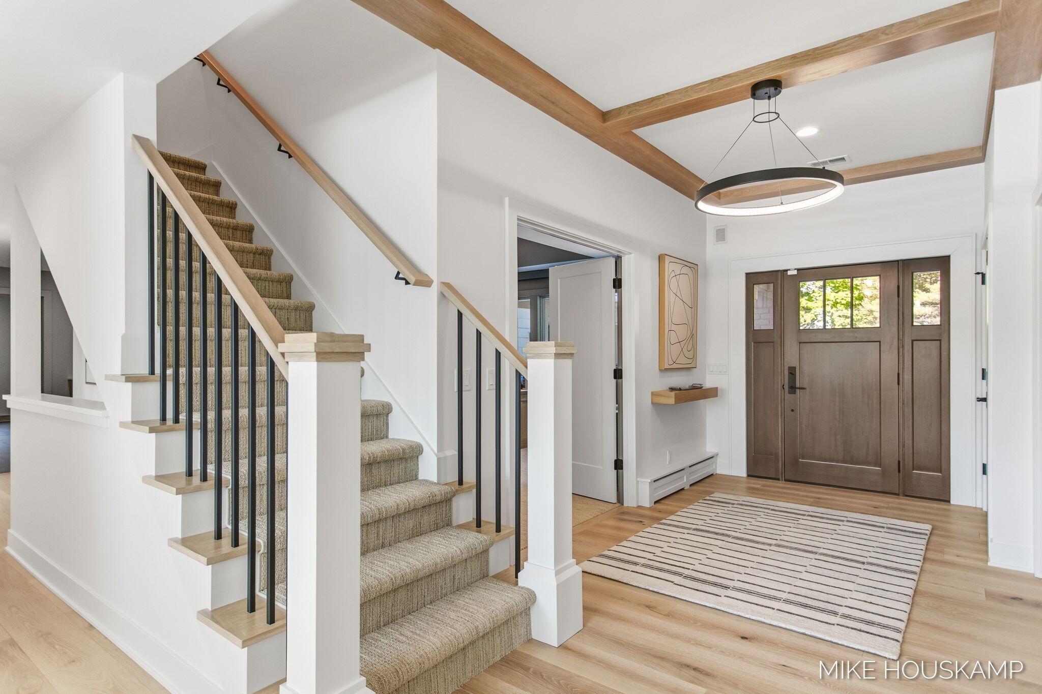 Image 3: Foyer