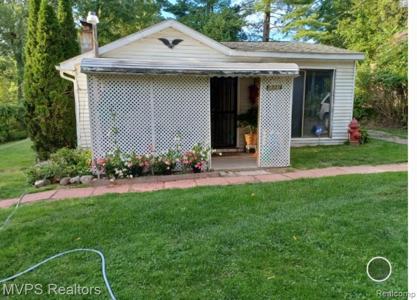 1721 Moffat Road