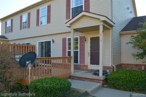 837 OAKWOOD DR