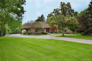 5585 WING LAKE Road