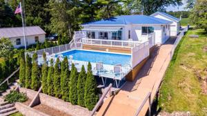 689 S LAKESHORE