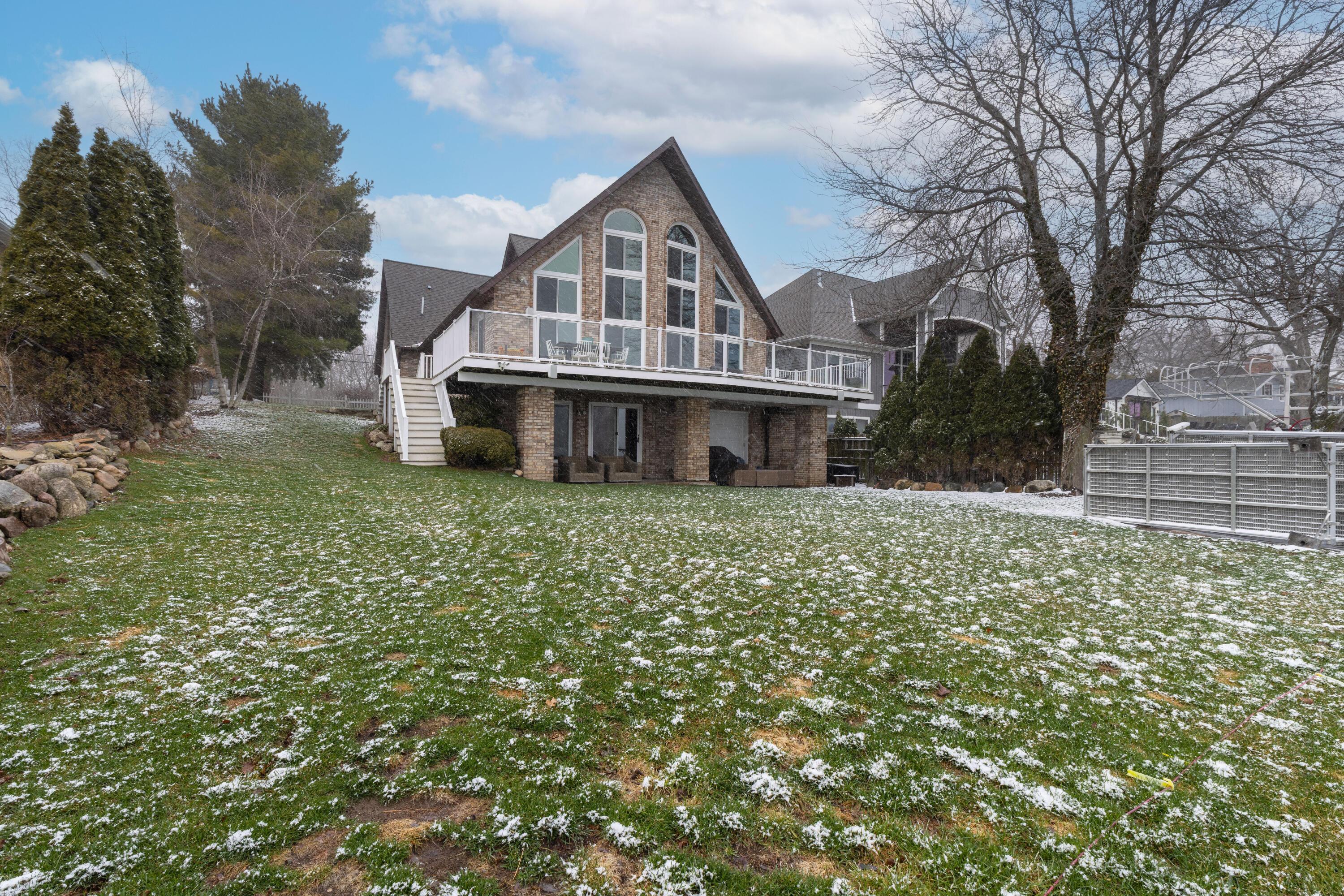 Image 2: Shore_Dr_E_2628_01