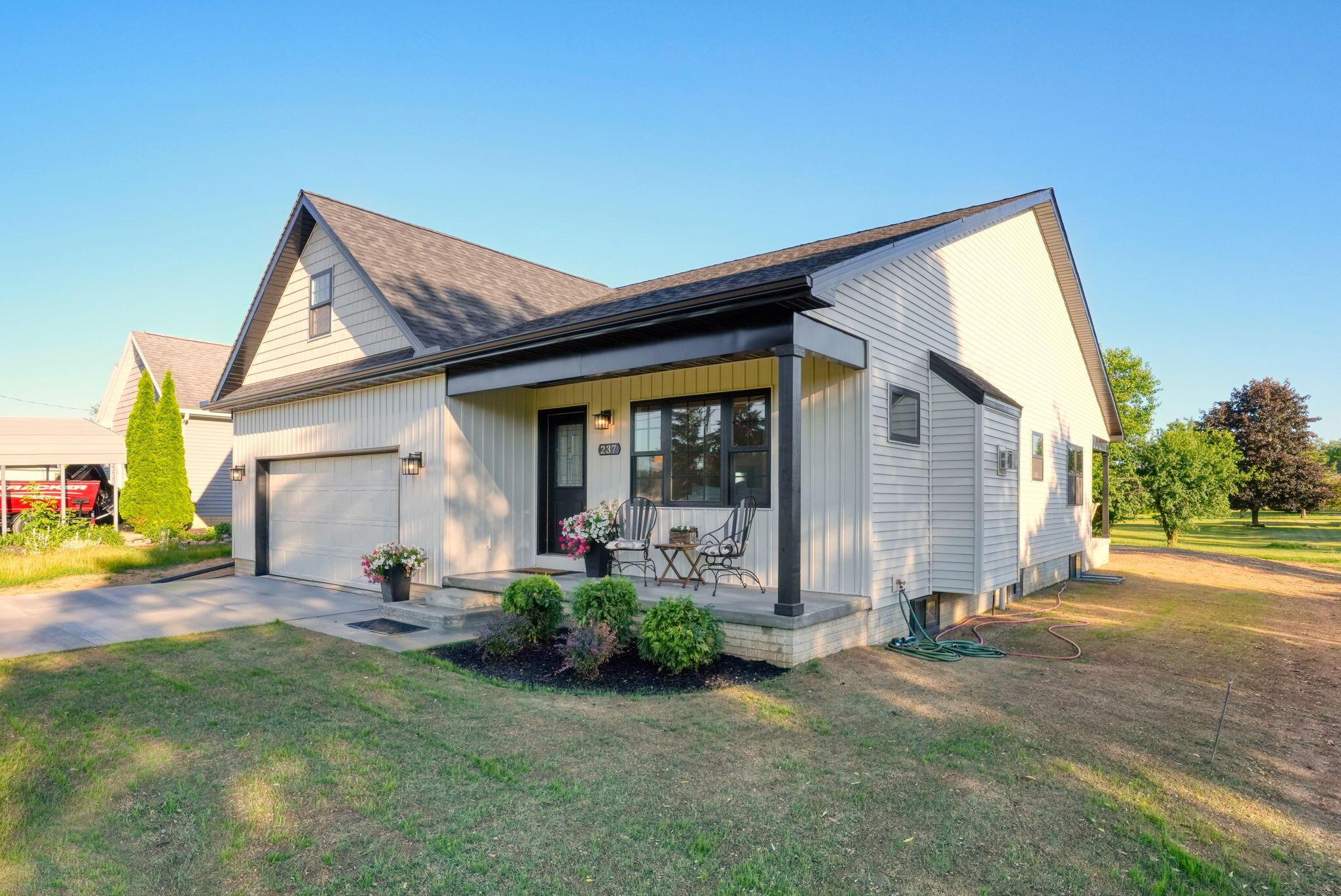 Image 2: 5-web-or-mls-DSC05786_HDR