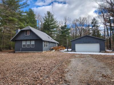 1041 Wolf Lake Drive