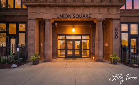 600 Broadway Avenue