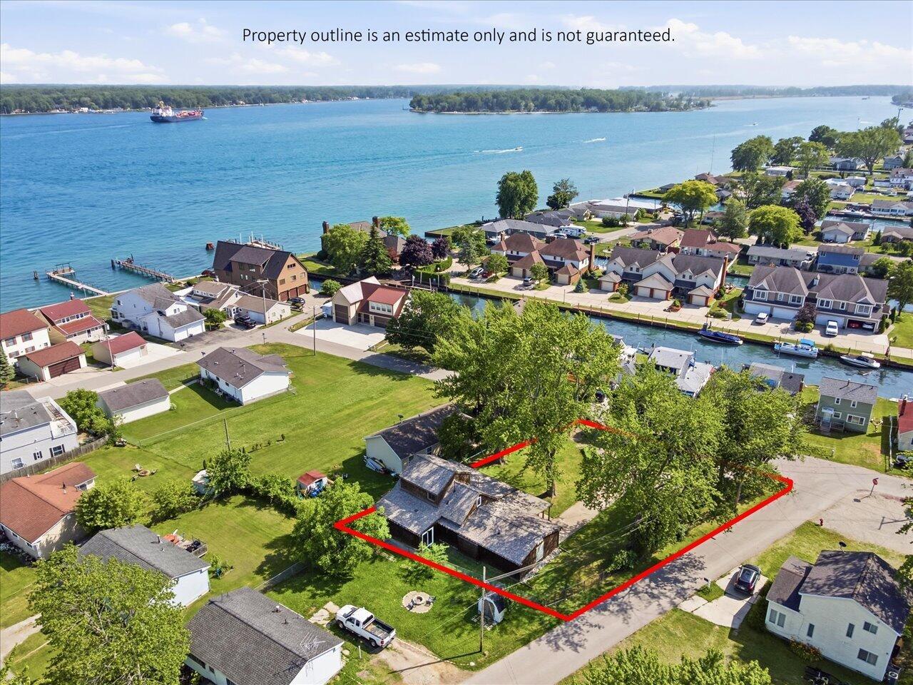 Image 2: 39-124 Roselawn St (38)Property Outline