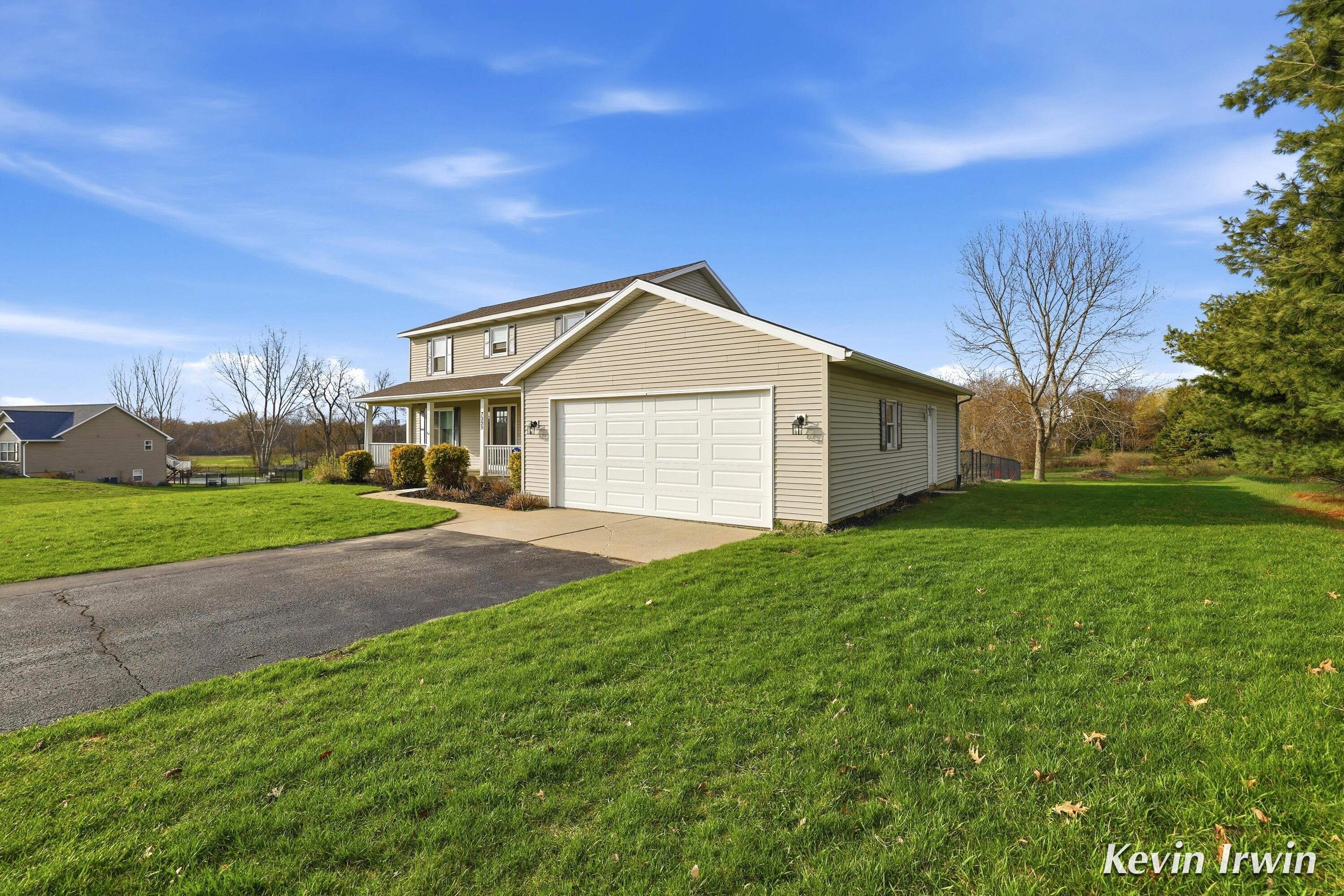 Image 4: 7233 russet trail ne-003