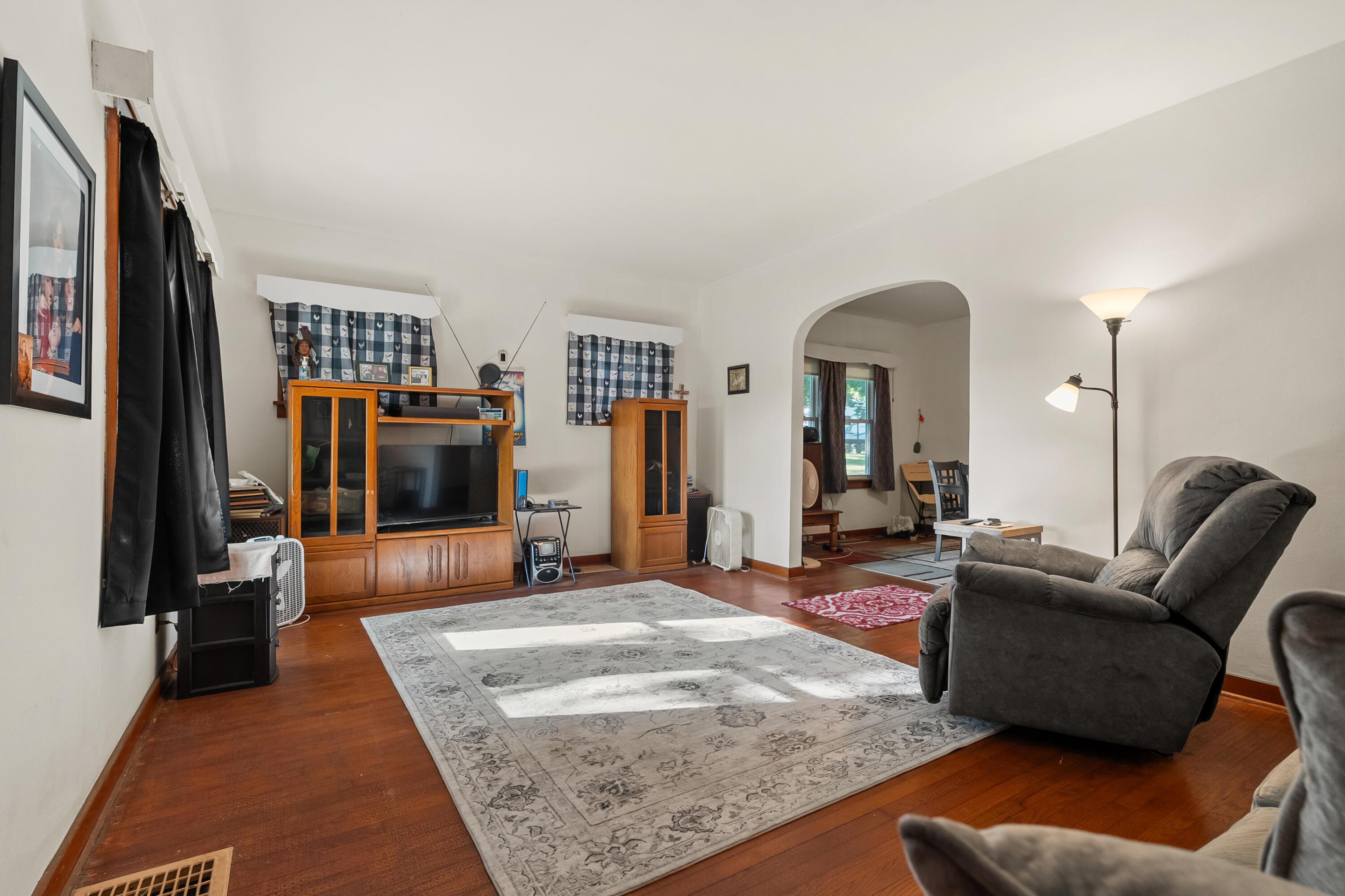 Image 4: Grove St S 736 Delton 49046-4