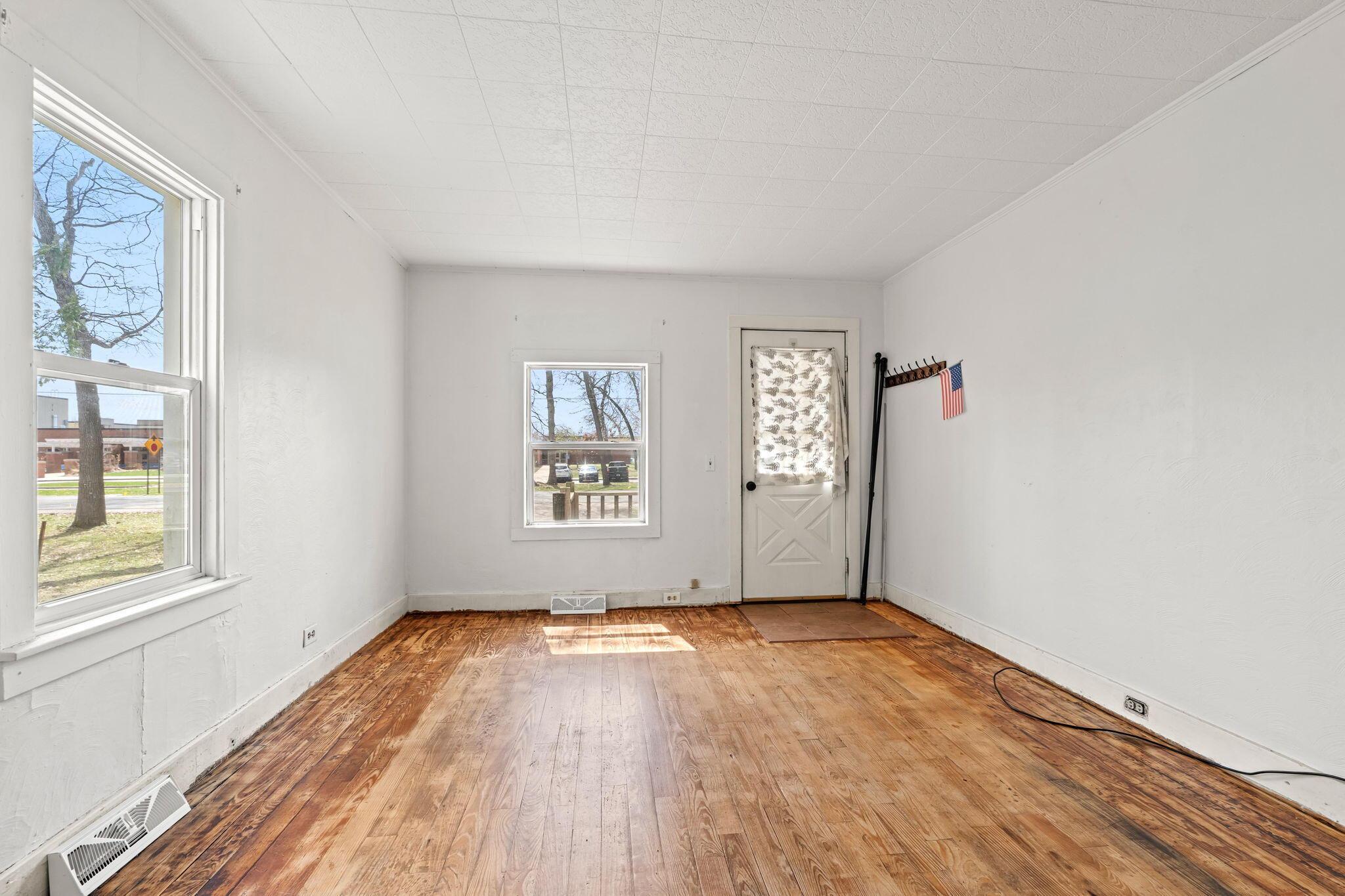 Image 4: 5-web-or-mls-Project_20260412_3390