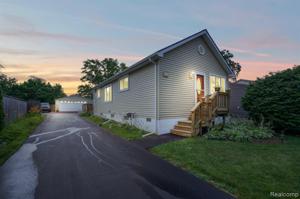 3861 ELMHURST Road