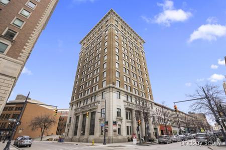 60 Monroe Center Street