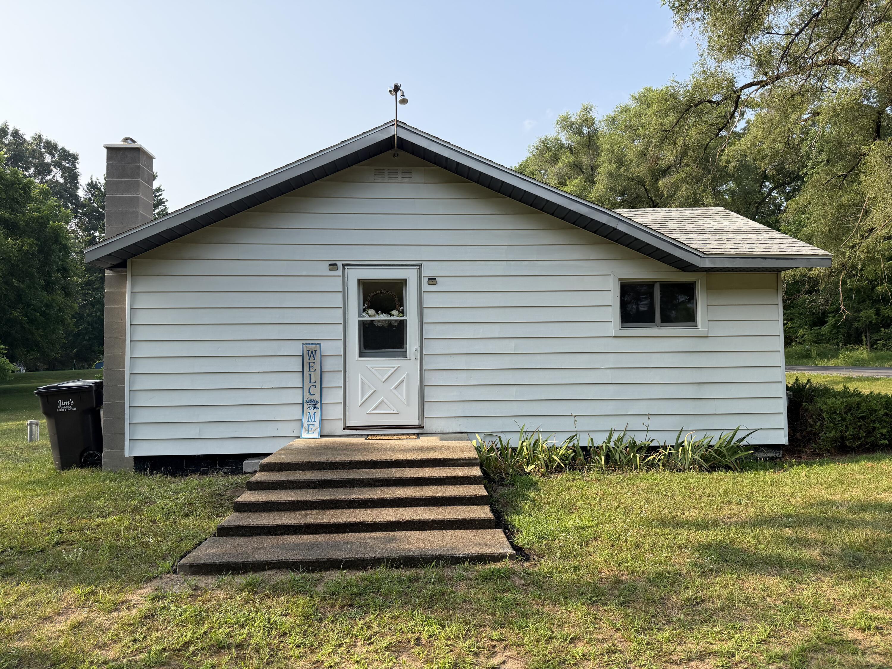 Image 2: Side entry