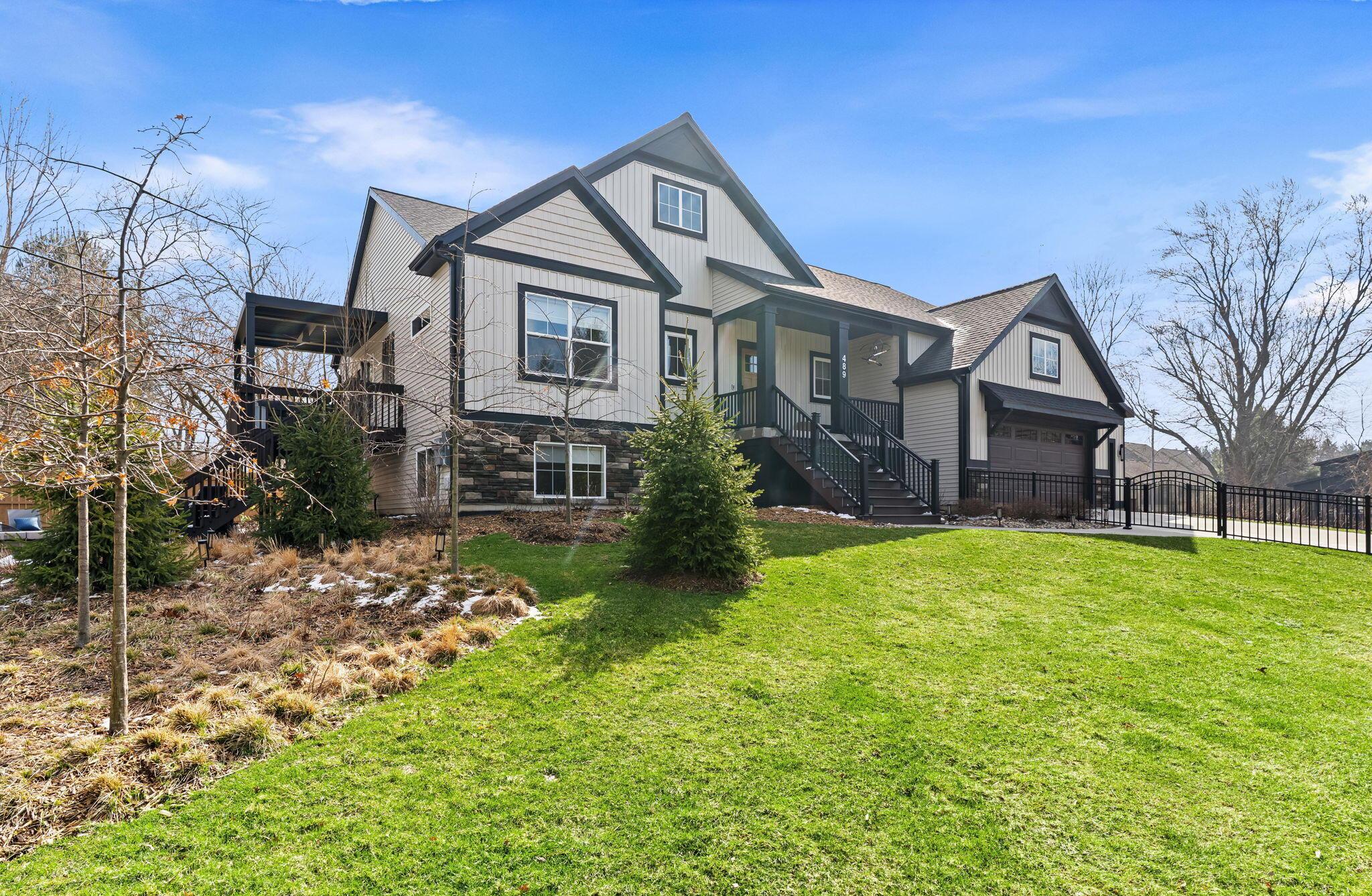 Image 3: 3-web-or-mls-Project_20260317_9304