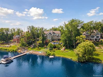3075 Heron Pointe Drive