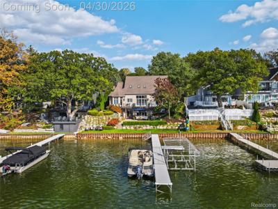 12210 Mantawauka Drive