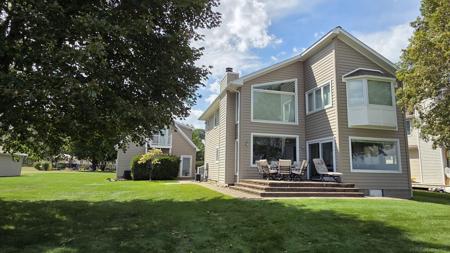 1050 Lakeside Drive