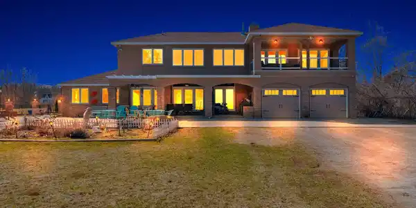 2235 Lakeshore Road