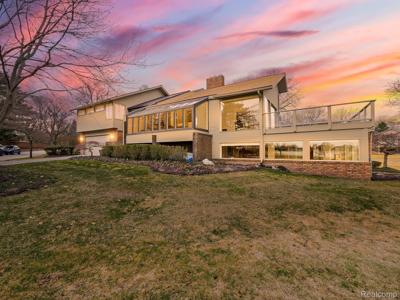 3850 Pine Harbor Drive