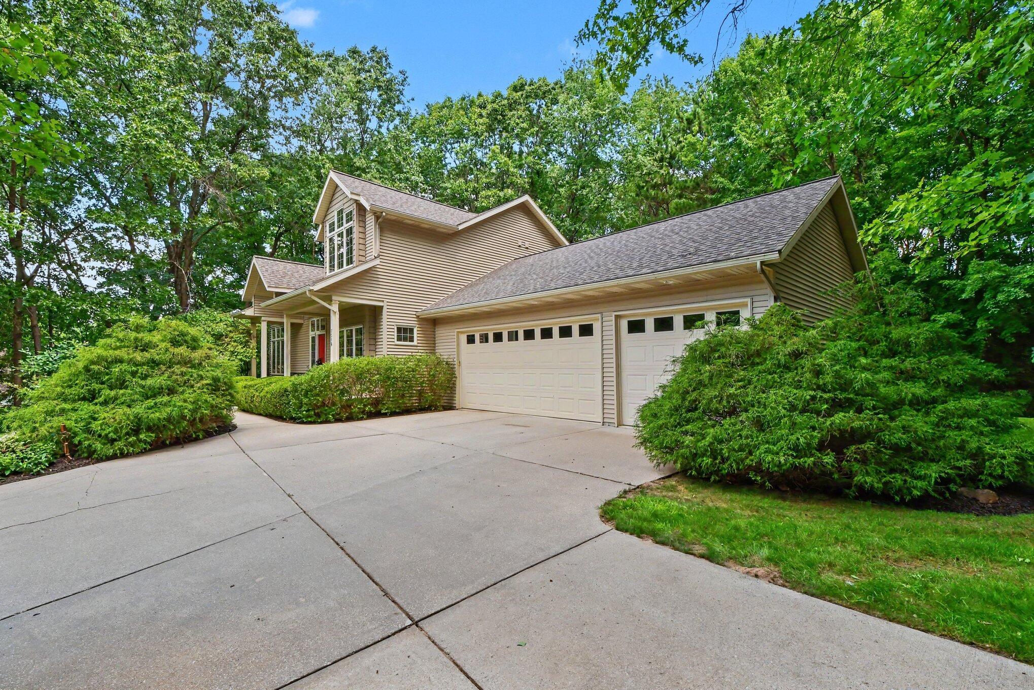 Image 2: 7518 Barn Ridge Drive NE,