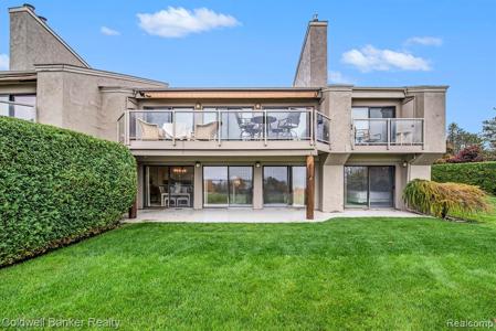 1002 MARINA BLUFF Drive