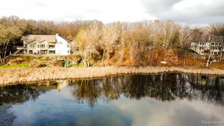 205 Gateway Drive