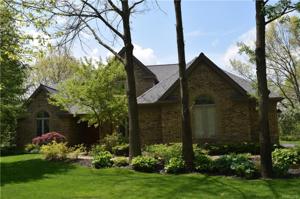 9283 LAKEBLUFF Drive