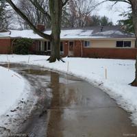 4538 W MAPLE Road
