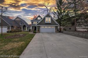 3817 HIGHCREST Drive