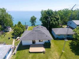 5824 N LAKESHORE
