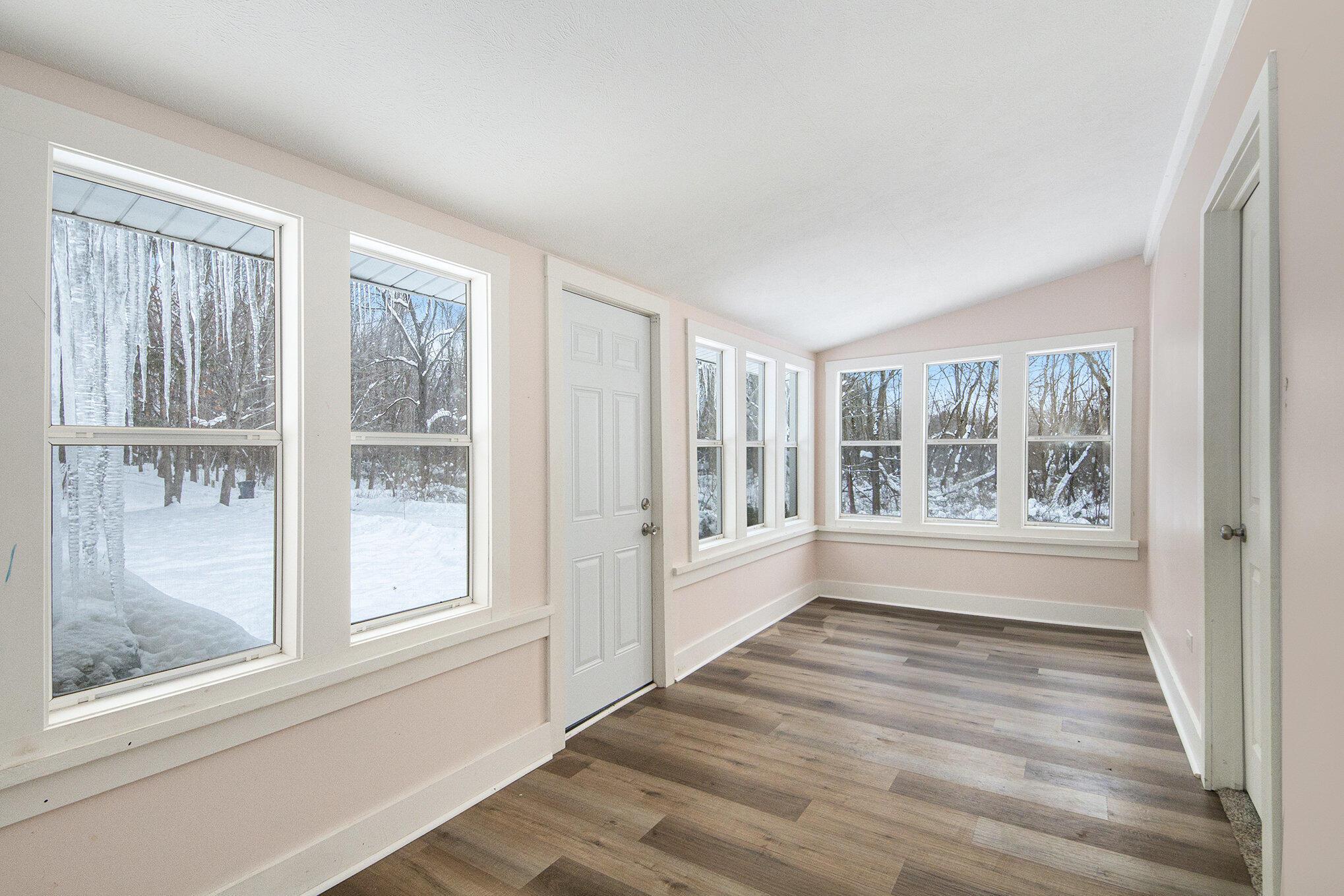 Image 4: 004_img_1738_313