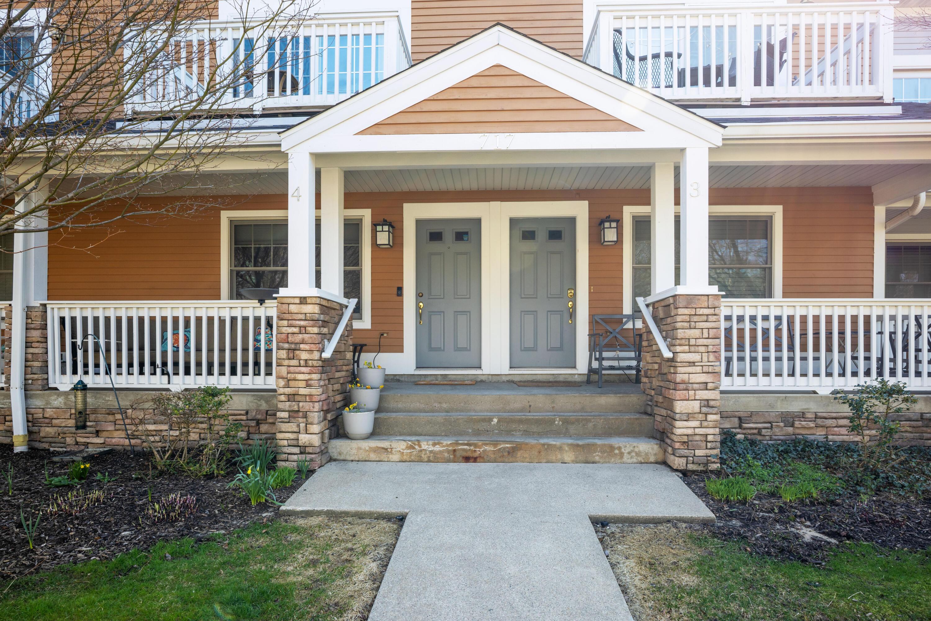 Image 2: Water_St_717_4-2