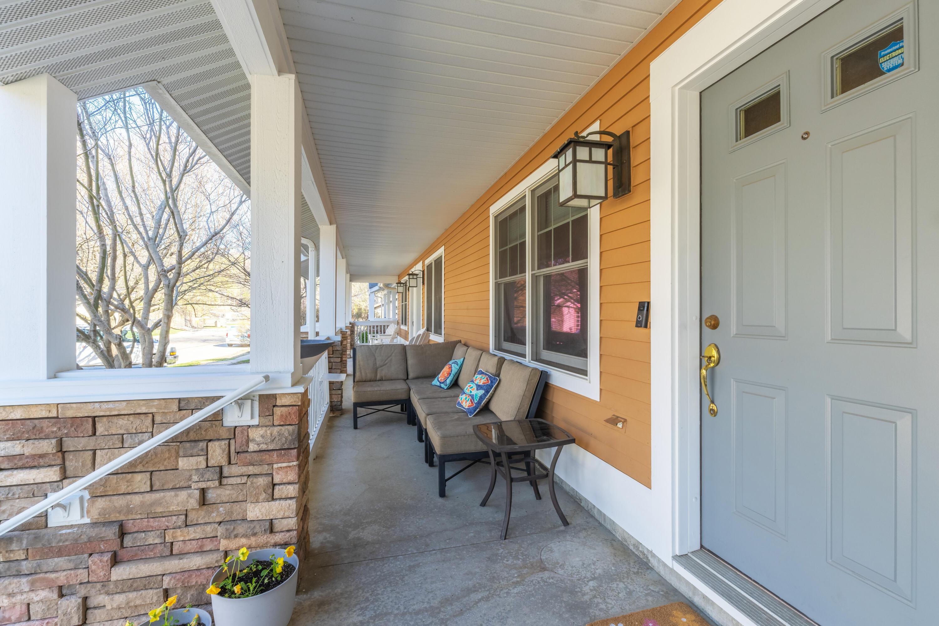 Image 3: Water_St_717_4-3